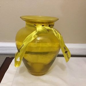 Bouquet style yellow flower vase